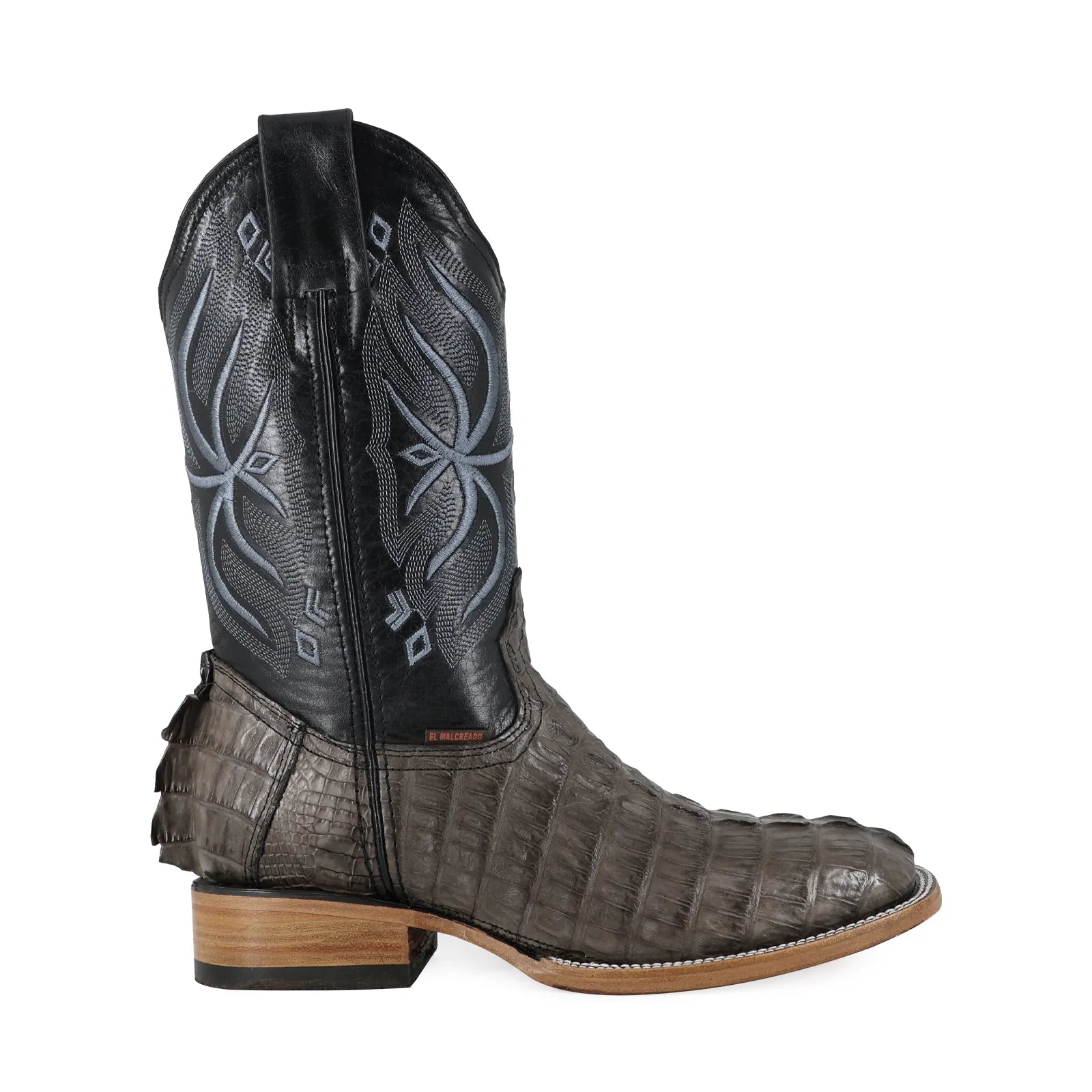 Cocodrilo Cola Gris, Horma Bulldog