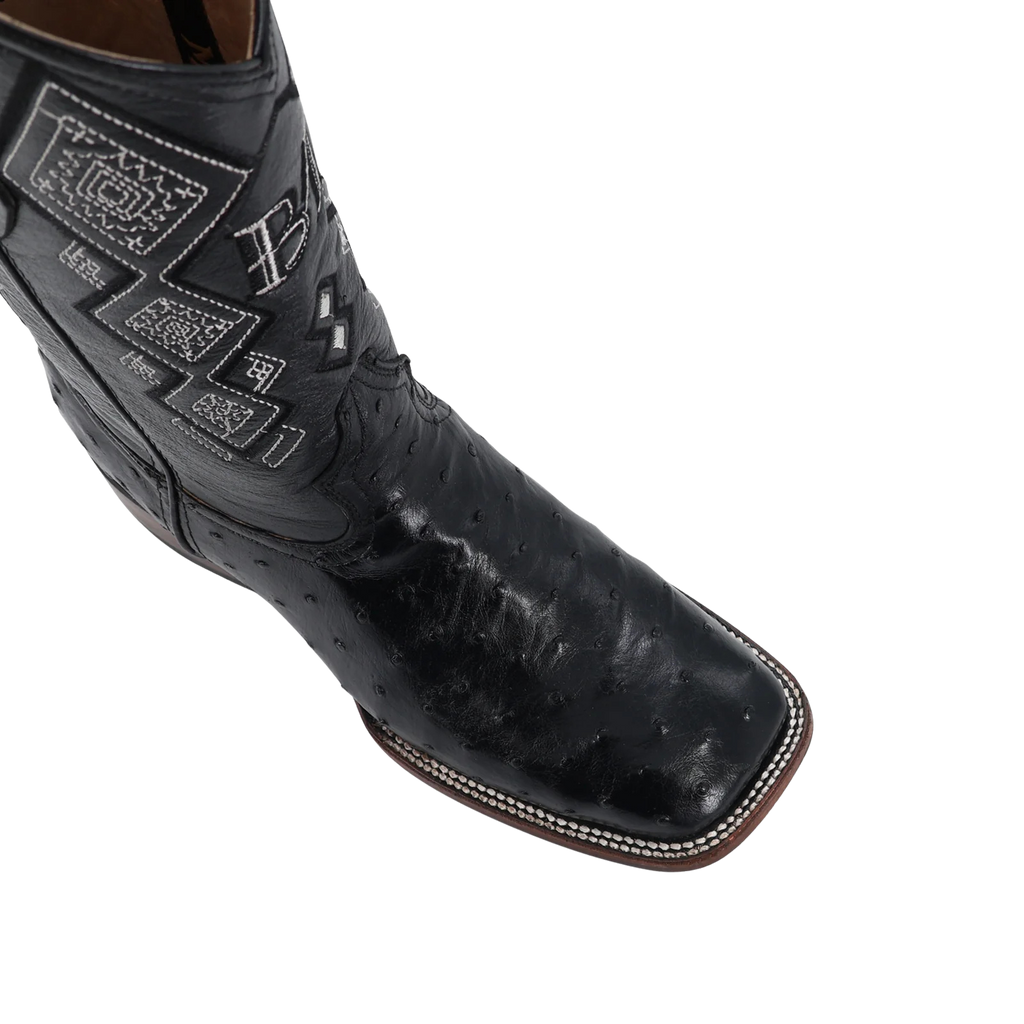 Avestruz Negro, Horma Bulldog
