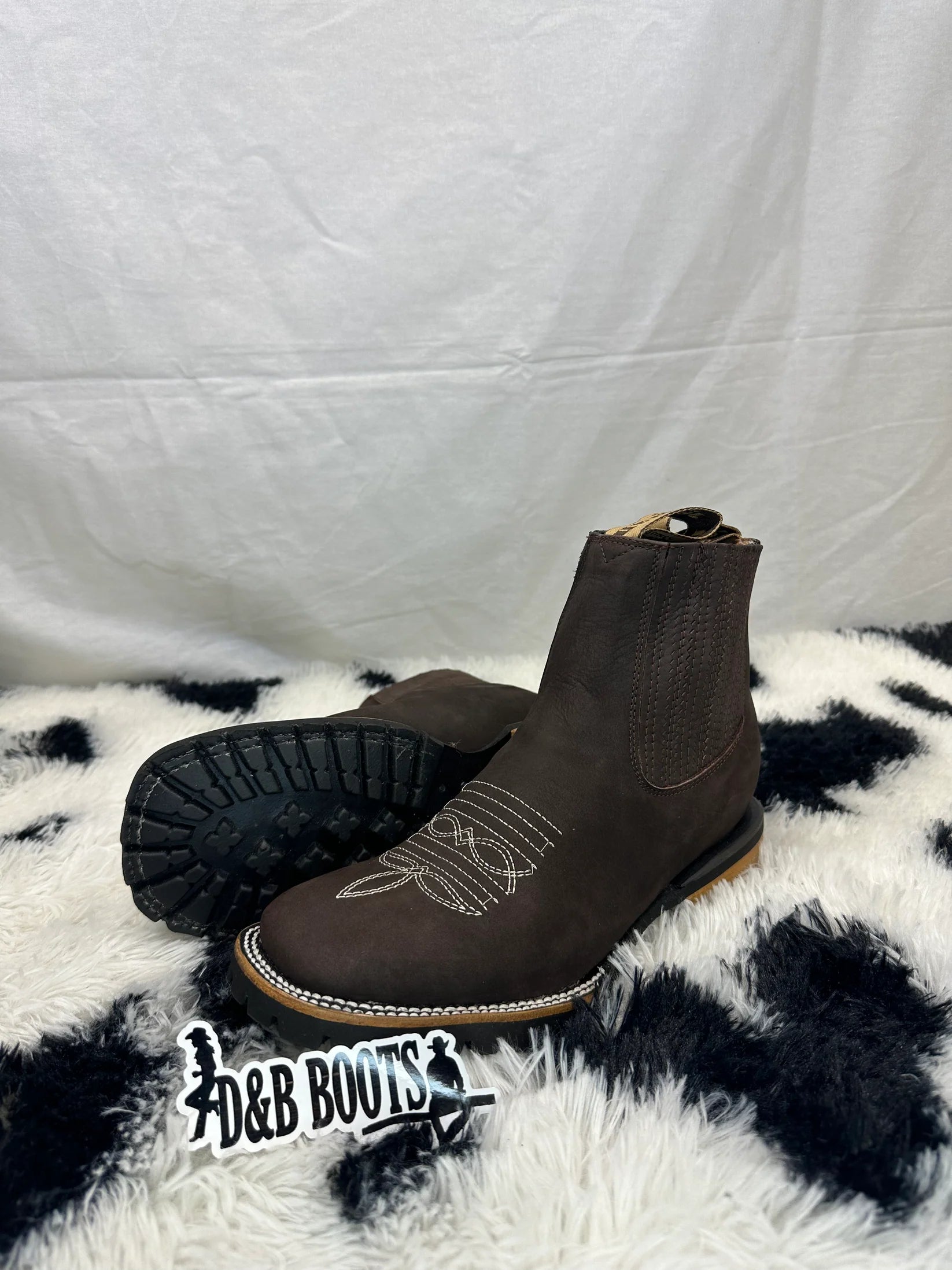 Botin de Trabajo de Gamuza Cafe, Horma Bulldog (Suela Tractor)