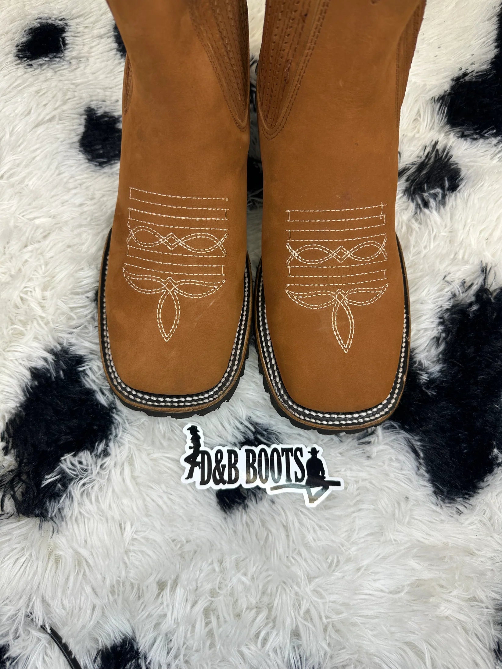 Botin de Trabajo de Gamuza Topo, Horma Bulldog (Suela Tractor)