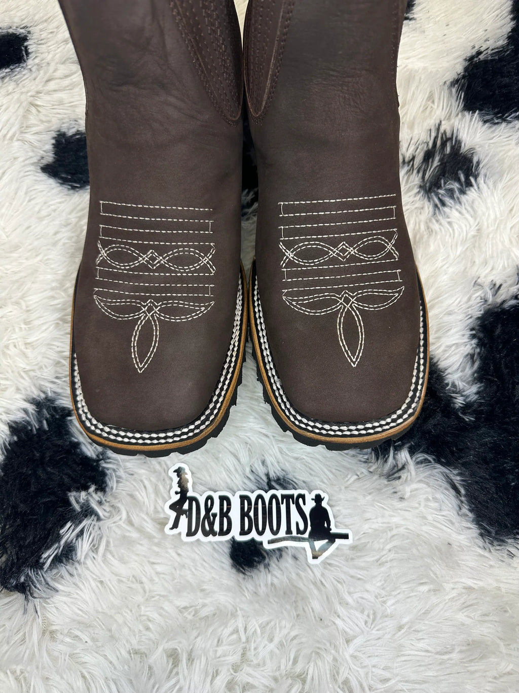Botin de Trabajo de Gamuza Cafe, Horma Bulldog (Suela Tractor)